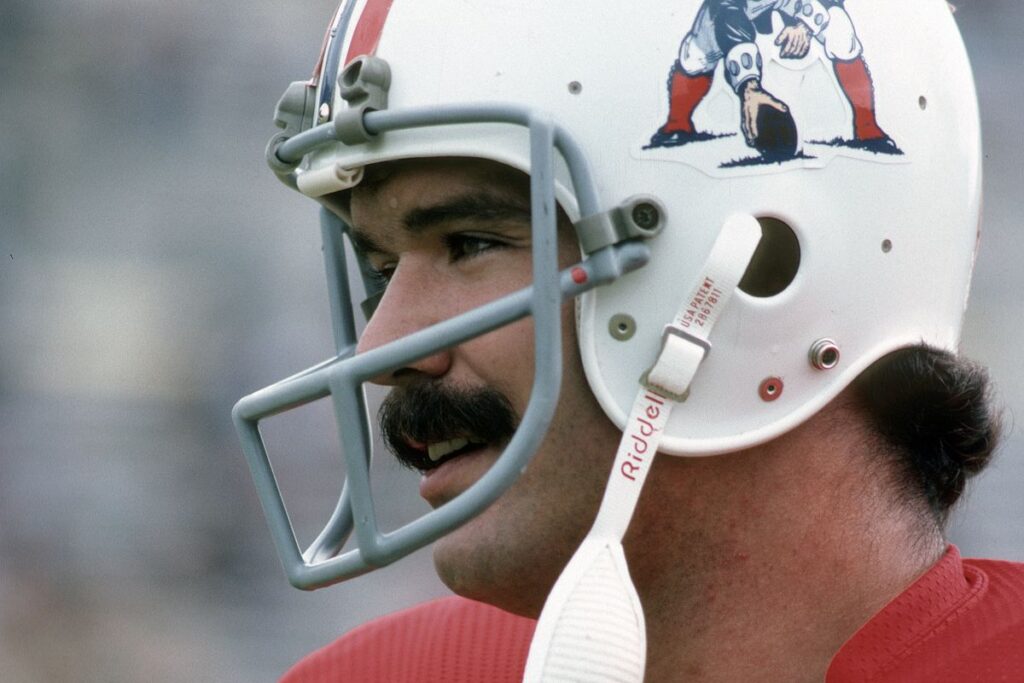 Former Patriots Tight End Russ Francis has Passed Away